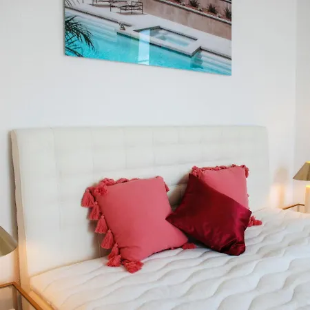 Casa vacanze Holiday Vernice Gialla-2 *