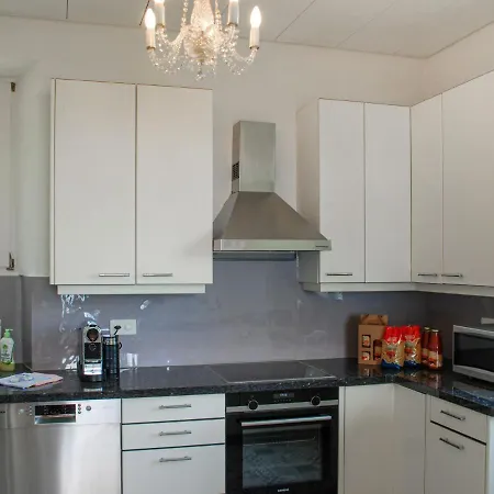 Holiday Vernice Gialla-2 * Minusio