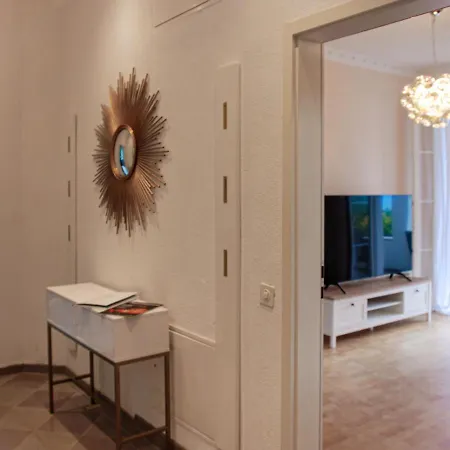 Casa vacanze Holiday Vernice Gialla-2 *