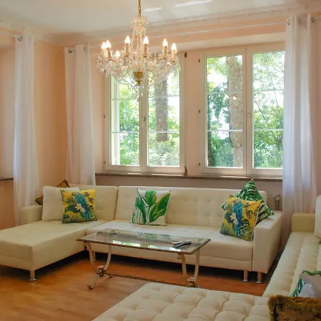 Holiday Vernice Gialla-2 * Minusio